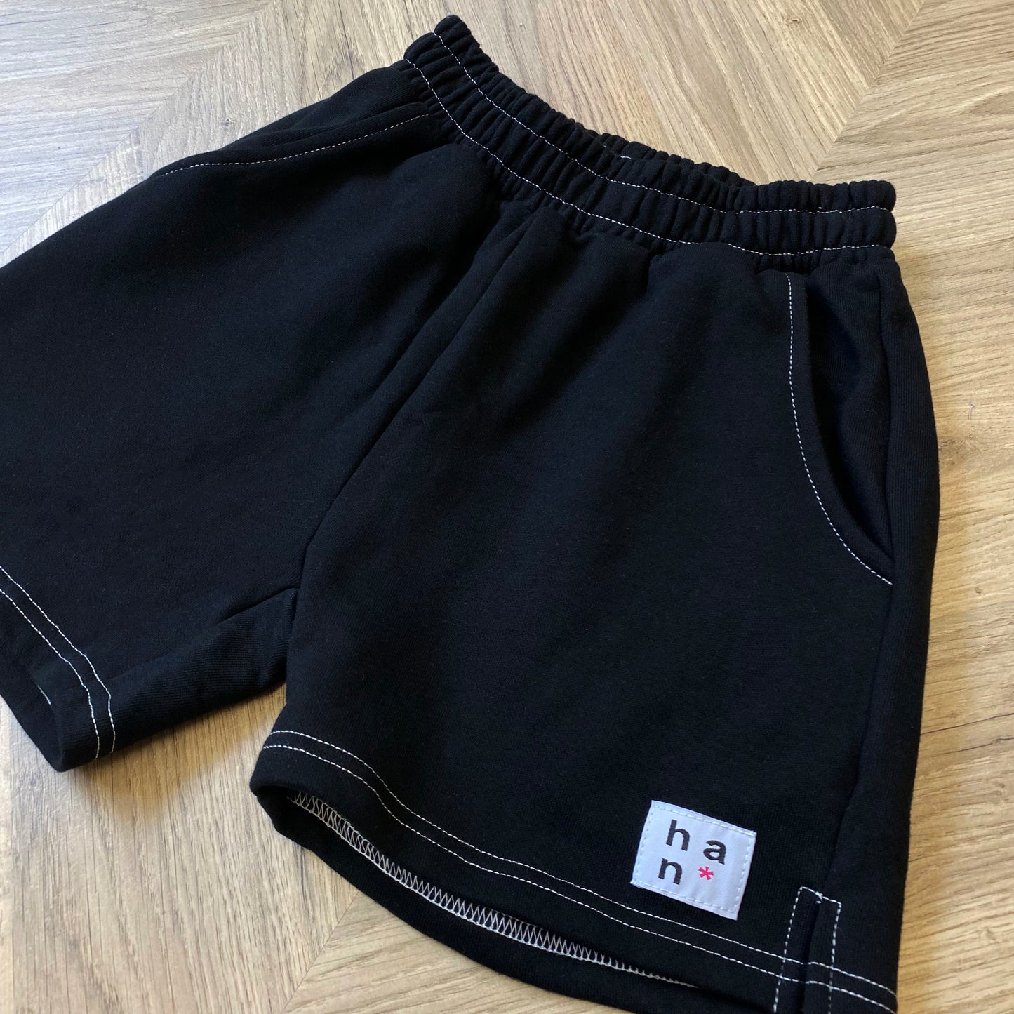 MUST GO Mono Contrast Stitch Shorts