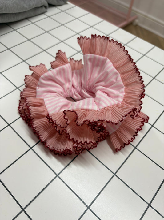 PREMIUM Pink Stripe Frilly Burgundy Scrunch(Double)