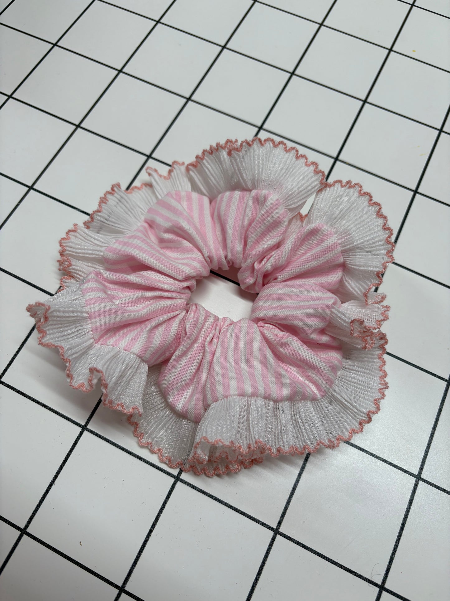 PREMIUM Pink Stripe Frilly Scrunch(Single)